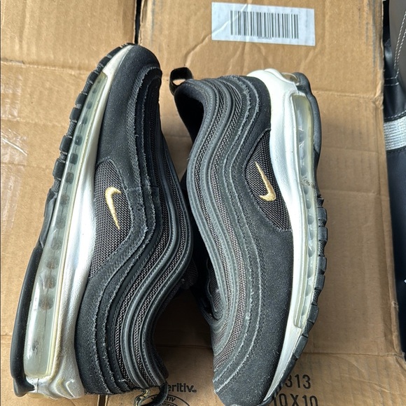 ‼️Sold ‼️Nike Black Air Max 97 Sneakers Sleek Design - Picture 4 of 6